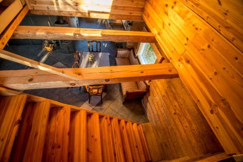 an overhead view of a table and chairs in a cabin at Northern Zen in Kaunispe