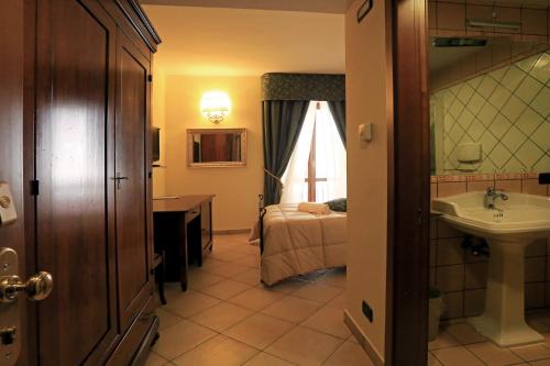 Foto da galeria de Hotel L'Aquila em LʼAquila