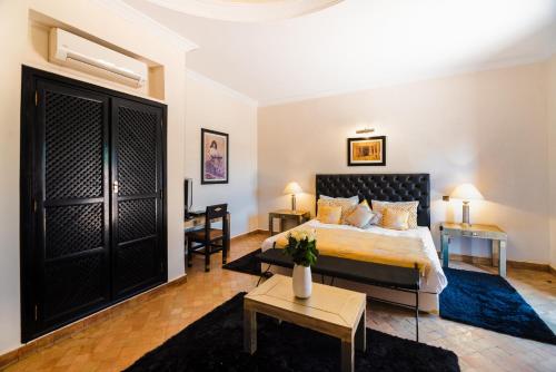 Postel nebo postele na pokoji v ubytování Residence Dar Lamia Marrakech