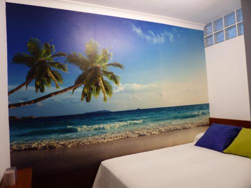 Apartment, 2 bedrooms, on the beach, with pool, sea views and garden