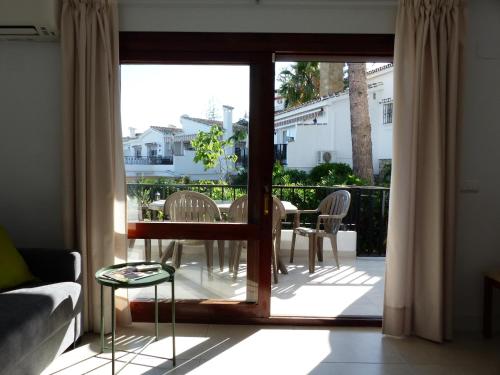 Apartment, 2 bedrooms, on the beach, with pool, sea views and garden