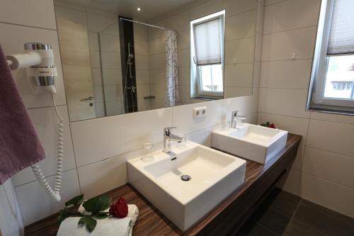 Koupelna v ubytování Appartments am Esslgut
