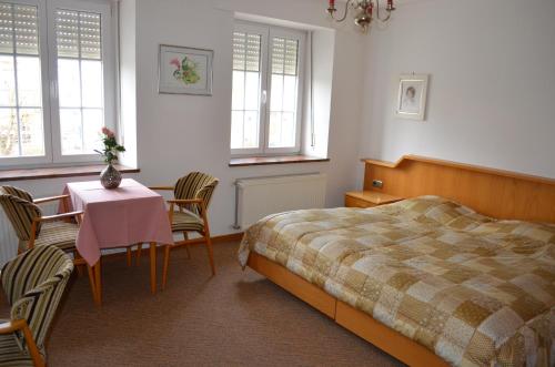 Gallery image of Hotel Kinnen in Berdorf