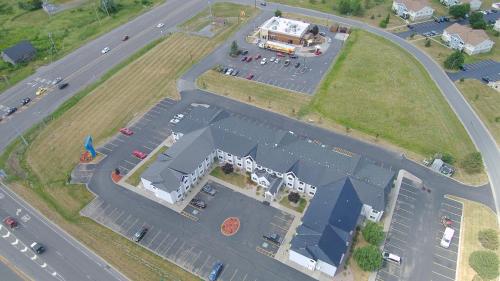 Quality Inn & Suites Watertown Fort Drum с высоты птичьего полета