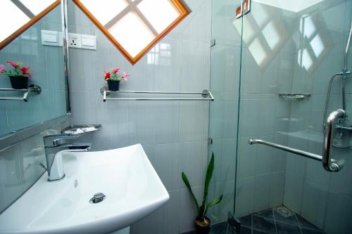 Ένα μπάνιο στο Dedunu Home Bentota