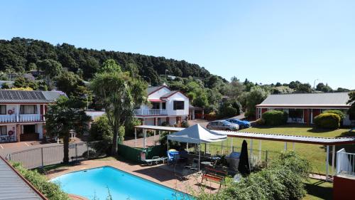 Πισίνα στο ή κοντά στο Bk's Counties Motor Lodge