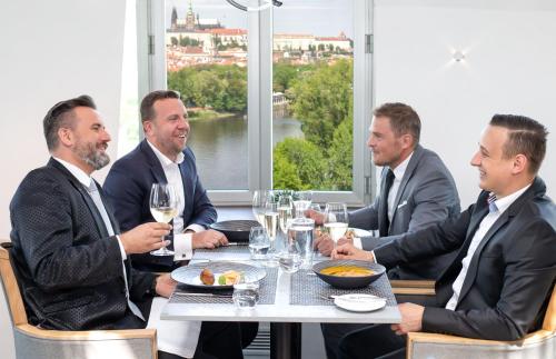 Jídlo v hotelu nebo okolí
