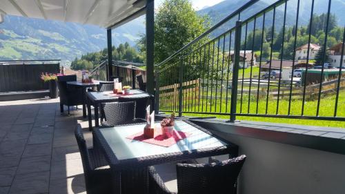 Vue générale sur la montagne ou vue sur la montagne depuis l'hôtel