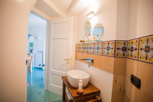 A bathroom at DAME casa vacanza