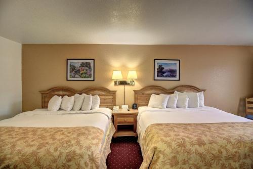 Gallery image of Days Inn & Suites by Wyndham Lolo in Lolo
