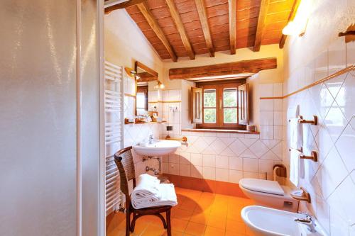 Koupelna v ubytování Agriturismo & Cantina Tenuta Casteani