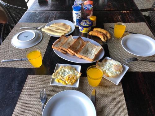 Еда / где поесть недалеко от комплекса для отдыха