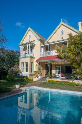 Piscina di Hacklewood Hill Country House o nelle vicinanze