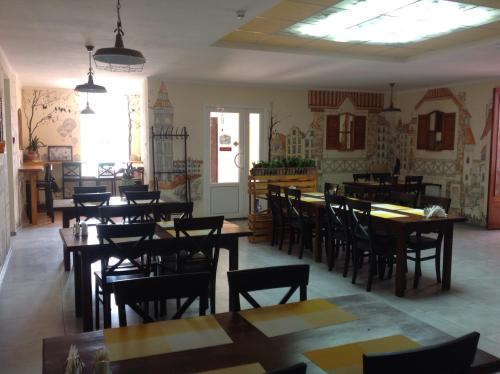 Un restaurante u otro lugar para comer en Турист