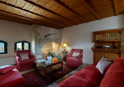 Χώρος καθιστικού στο Castello Villa Daphnes - Private Pool & Whirlpool
