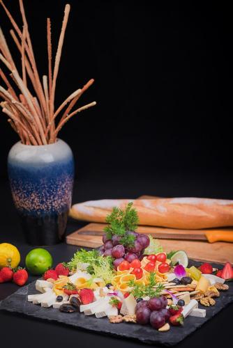 ホテルの敷地内または近くでの食事または食べ物