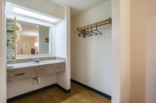 Kylpyhuone majoituspaikassa River City Hotel