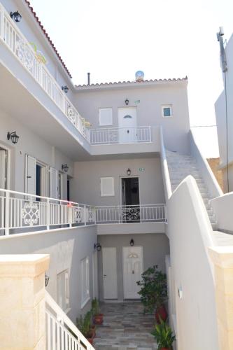 Galería fotográfica de Giakas Rooms en Aegina Town