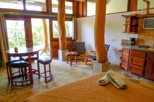 Foto da galeria de Beautiful Studio Suite with Pool - Short walk to Beach em San Juan del Sur