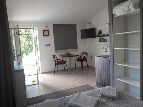 Kuchyňa alebo kuchynka v ubytovaní Studio Apartman Splash