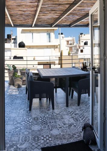 Yasemi Superb Two Floor Apartment