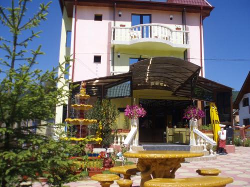 Afbeelding uit fotogalerij van Pensiunea Medina in Cheia