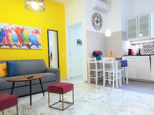 Sonny Capone Al Vaticano Family Apartment