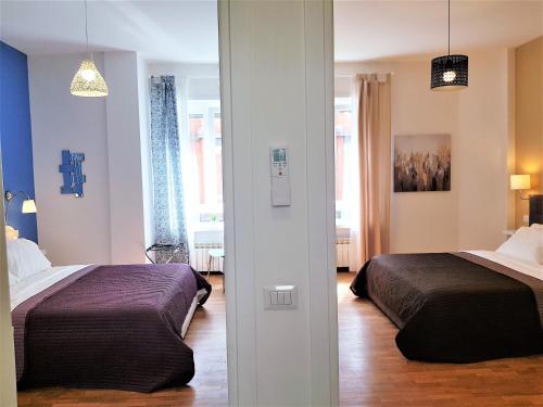 Sonny Capone Al Vaticano Family Apartment