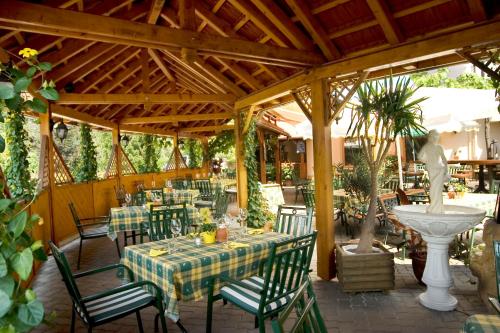 Ресторан / где поесть в Hotel-Restaurant Fischerwirt