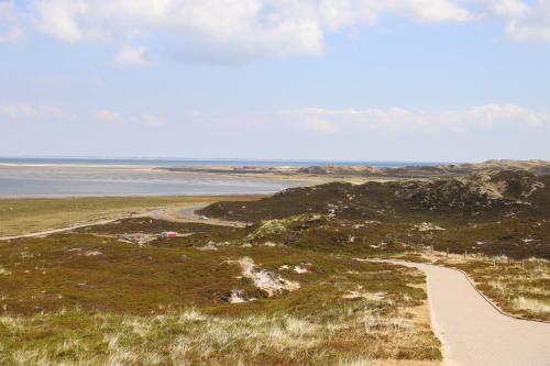 a view from the top of a hill with a road at Ferienunterkunft auf Sylt in Westerland (Sylt)