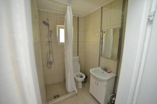 Bilik mandi di Apartmani MV