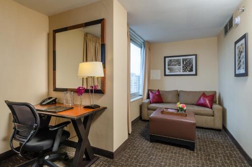 Beacon Hotel & Corporate Quarters Image