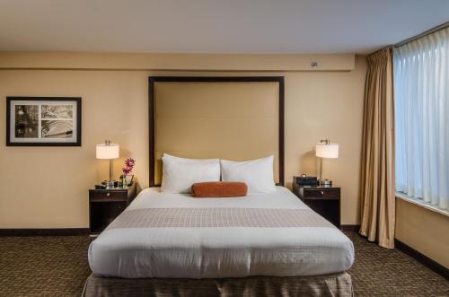 Beacon Hotel & Corporate Quarters Image