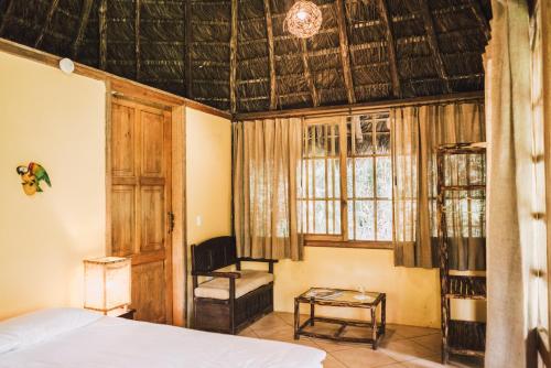 O zonă de relaxare la Huasquila Amazon Lodge