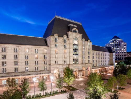 Hotel Crescent Court Image