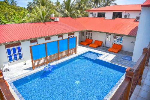Bazén v ubytování Equatorial Divers Lodge nebo v jeho okolí