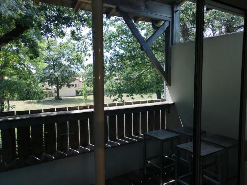 Ein Balkon oder eine Terrasse in der Unterkunft Duplex Bord Bassin d'Arcachon