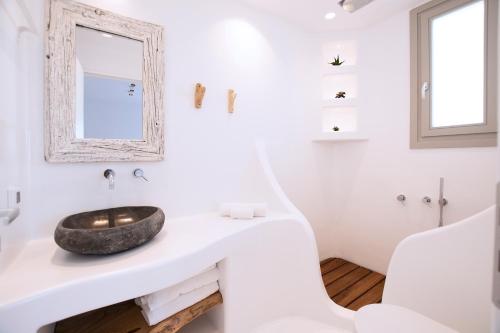 Phos Home by Rocks Estates photo 3