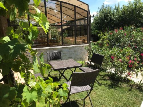 Κήπος έξω από το Gite l'Annexe