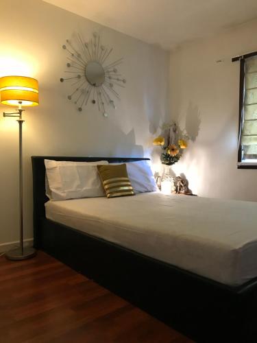 Posteľ alebo postele v izbe v ubytovaní Spacious House 15min to Canary Wharf/O2/Excel/Central London