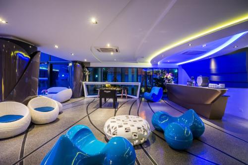 Ruang duduk di Blue Boat Hotel JC