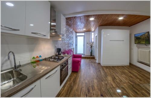 Dapur atau dapur kecil di Monolocale “Sale & Pepe”