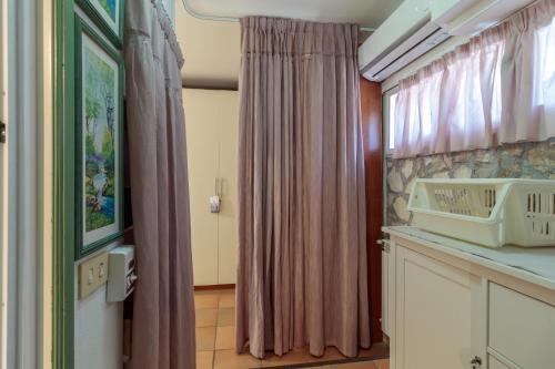 A cozinha ou cozinha compacta de Ciclope's House with Mini Spa and amazing view