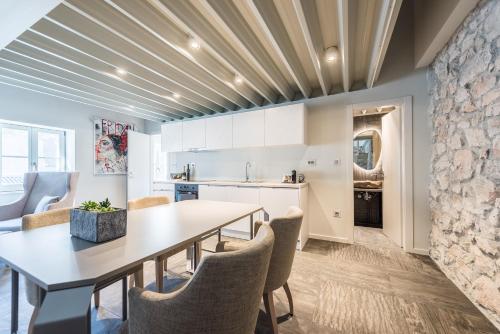 Dapur atau dapur kecil di Alma Lofts