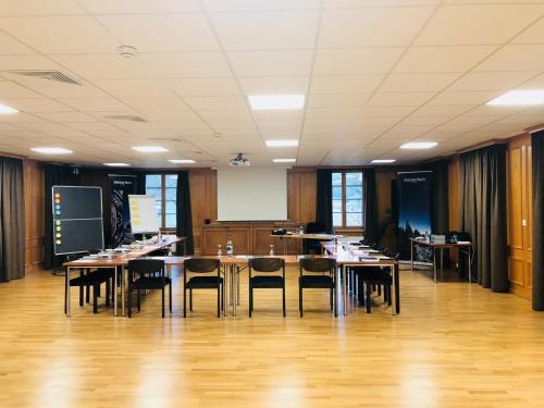 Ärikülastajate ala ja/või konverentsiruum majutusasutuses Hotel de la Lande