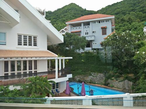 a view of a house and a swimming pool at Nancy Sweet Villa in Vung Tau