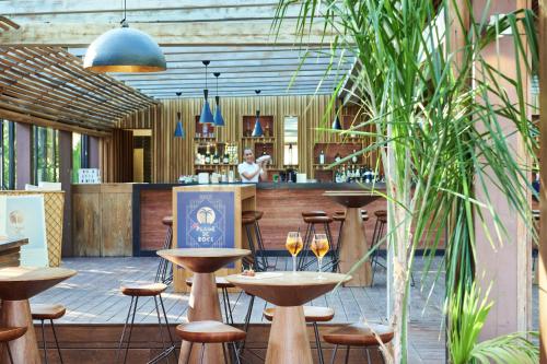 Lounge nebo bar v ubytování Nova Lodges