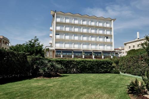 Photo de la galerie de l'établissement Rouge Hotel International, à Milano Marittima