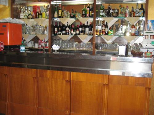 Ο χώρος του lounge ή του μπαρ στο Oasi del Lago