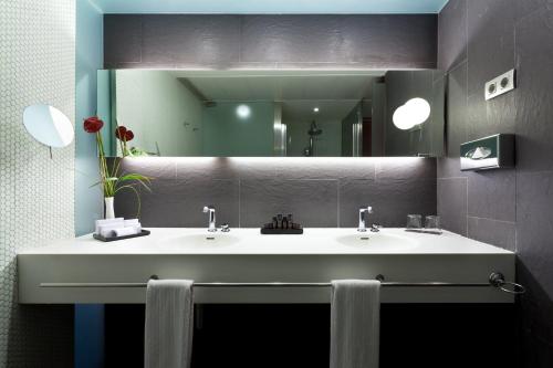 Hotel Condes de Barcelona photo 47
